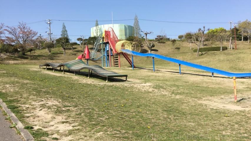 知多市七曲公園長いローラー滑り台
