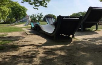 高浜市中部公園ウェーブ型遊具